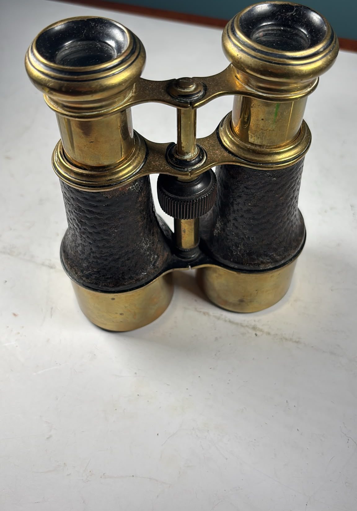 Image of French opera/racing glasses from approximately 1920
