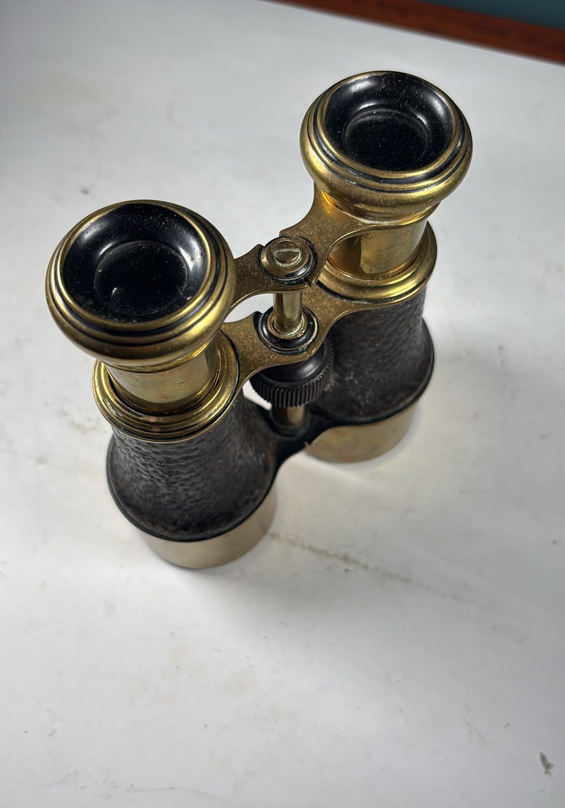 Image of French opera/racing glasses from approximately 1920
