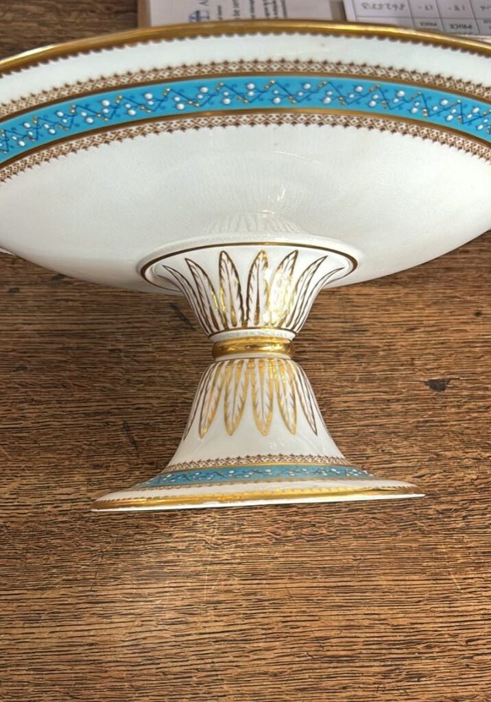 Image of Worcester tazza, beautifully detailed