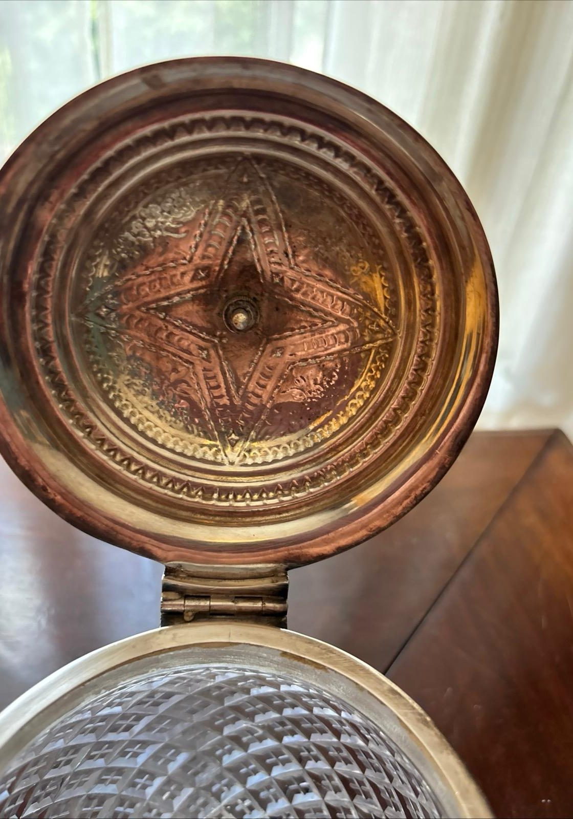 Image of the lid of a Silver Plate Mounted Biscuit Barrel