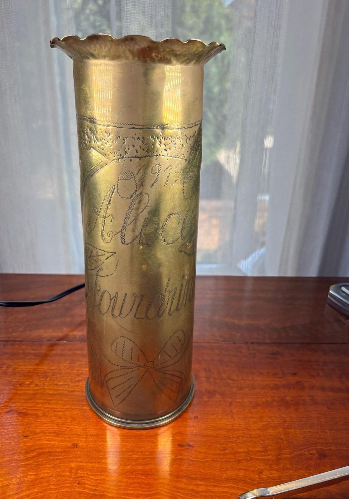 Image of frilled top brass vase